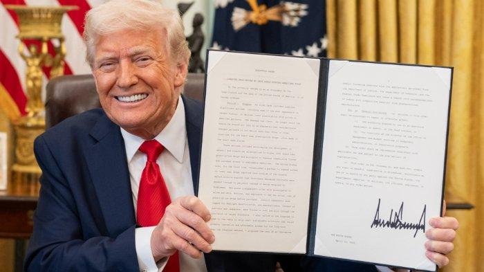 Tak Sekadar Gencatan Senjata: Donald Trump Desak Iran Menyerah untuk Akhiri Konflik dengan Israel