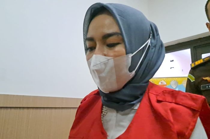 'Iya Nanyain' Berkali-kali Katakan Rindu pada Buah Hatinya, Medina Zein Akhirnya Bertemu dengan Anak Keduanya di Rutan Pondok Bambu