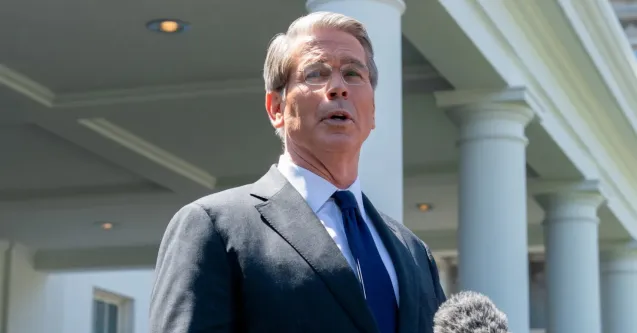 Menkeu AS Sebut China Menahan Produk AS untuk Rantai Pasokan