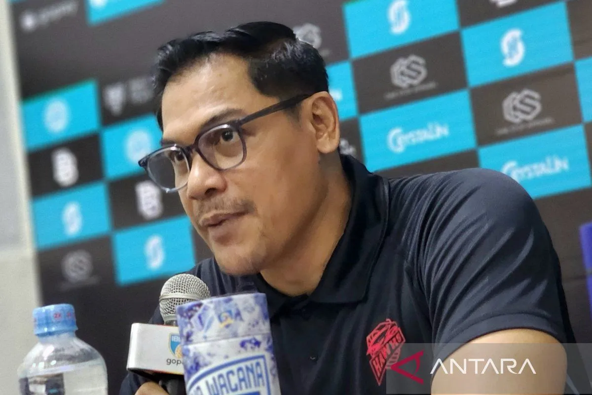 Pelatih Hawks ingatkan pemain tak lengah demi play-off IBL 2025