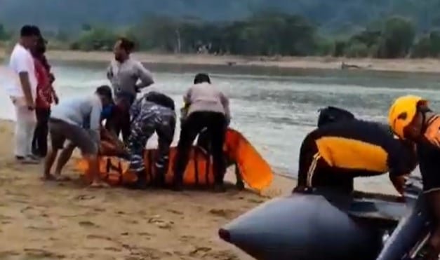 5 Orang Sekeluarga Terseret Ombak Pantai Pancer Door Pacitan, 1 Tewas 3 Hilang