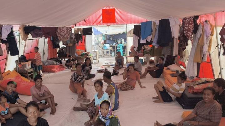 Kemensos Dirikan 8 Dapur Umum untuk 4.954 Korban Erupsi Gunung Lewotobi Laki-laki