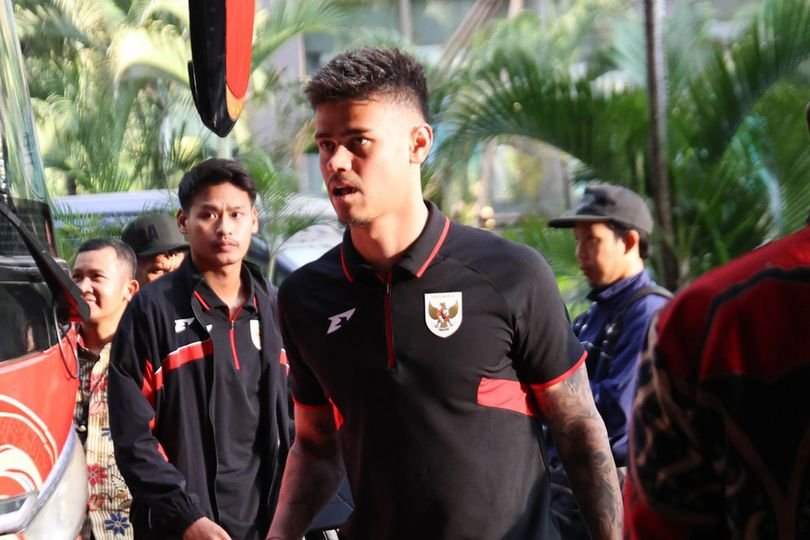 Laris! Cabut dari Twente, Bek Timnas Indonesia Mees Hilgers Diincar Banyak Klub