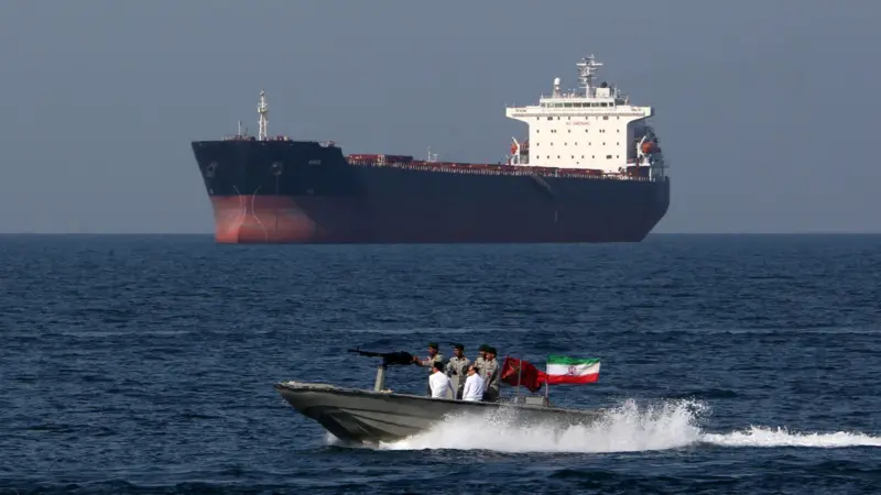 Mungkinkah Iran menutup Selat Hormuz dan apa akibatnya?