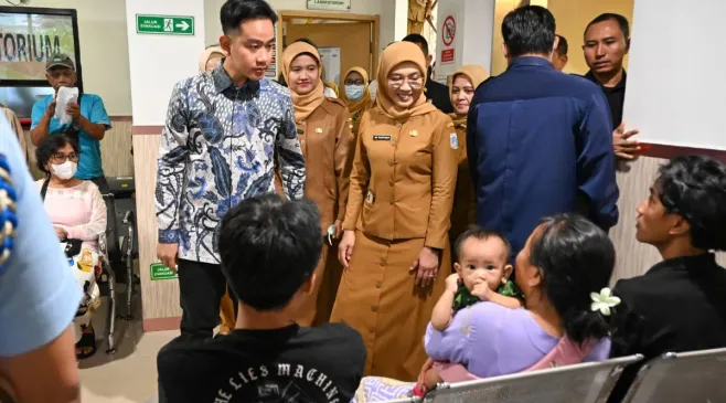 Gibran Tinjau Cek Kesehatan Gratis di Tiga Puskesmas Jakarta Pusat: Sejauh Ini Belum Ada Keluhan