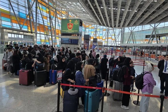 Dampak Konflik Iran-Israel, 110 Pelajar Asal India Dievakuasi dengan Pesawat Khusus