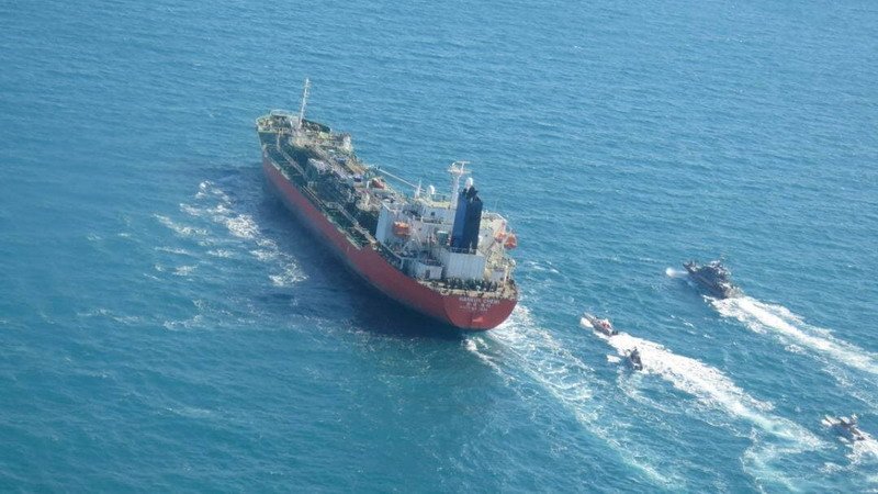 Parlemen Iran Setujui Penutupan Selat Hormuz Pasca Pengeboman oleh AS