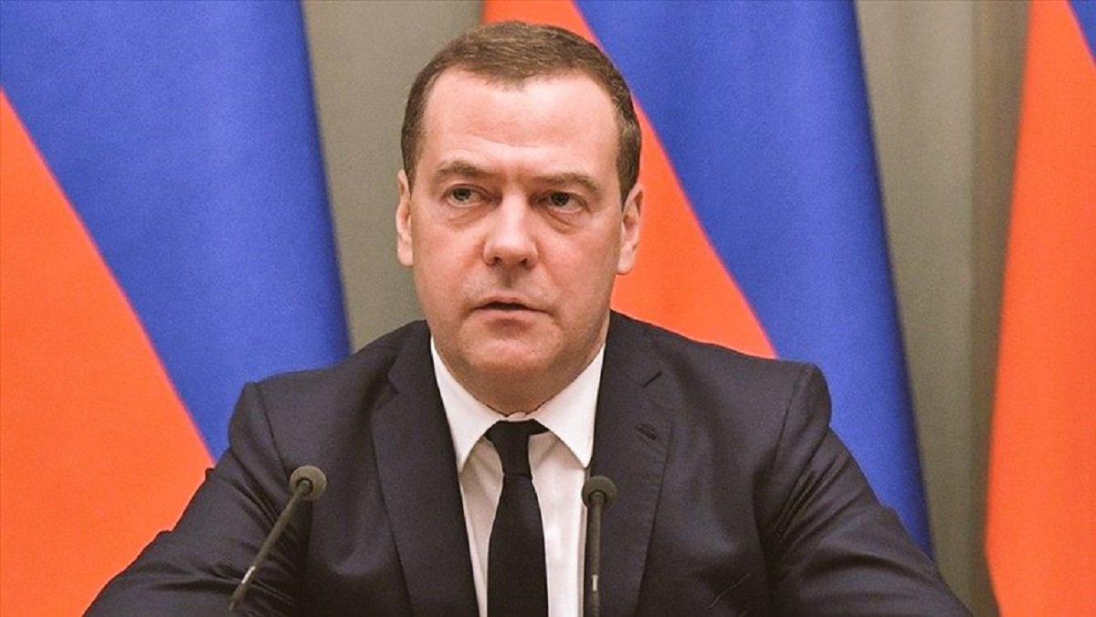 Eks Presiden Rusia: Sejumlah Negara Siap Pasok Hulu Ledak Nuklir ke Iran