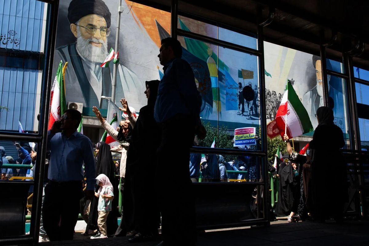 Pemimpin Tertinggi Iran Ayatollah Khamenei Dikabarkan Siapkan Pengganti, Siapa Orangnya?