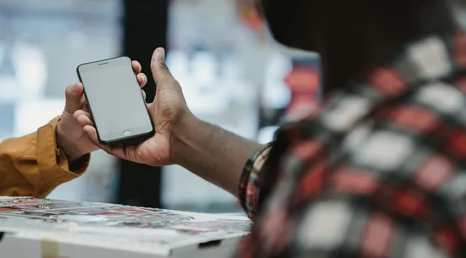 7 Tips Aman Beli HP Bekas Agar Tidak Kecolongan