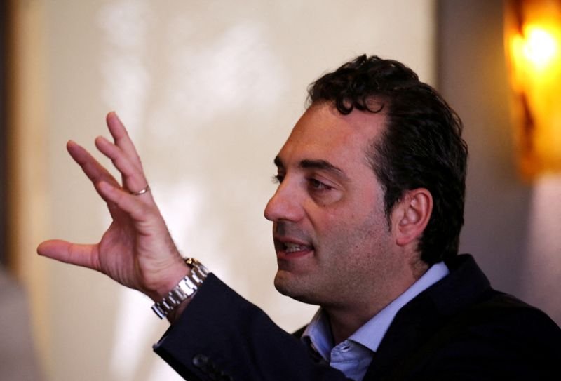 CEO baru Stellantis membuat perubahan kecil pada manajemen, sahamnya anjlok